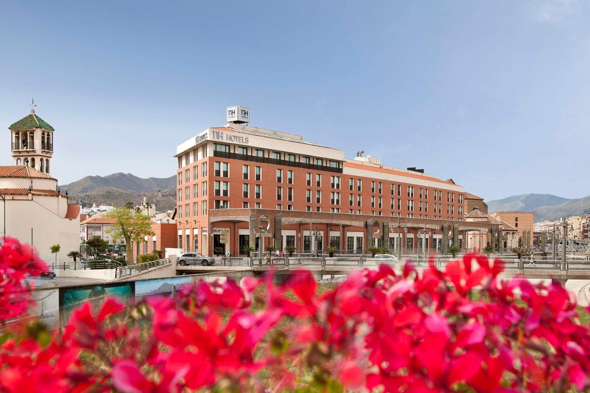 Nh Malaga Hotel Buitenkant foto