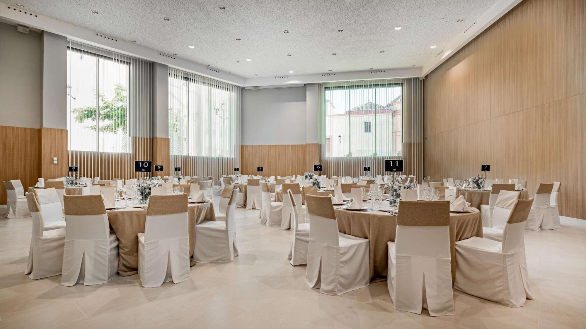 Nh Malaga Hotel Buitenkant foto