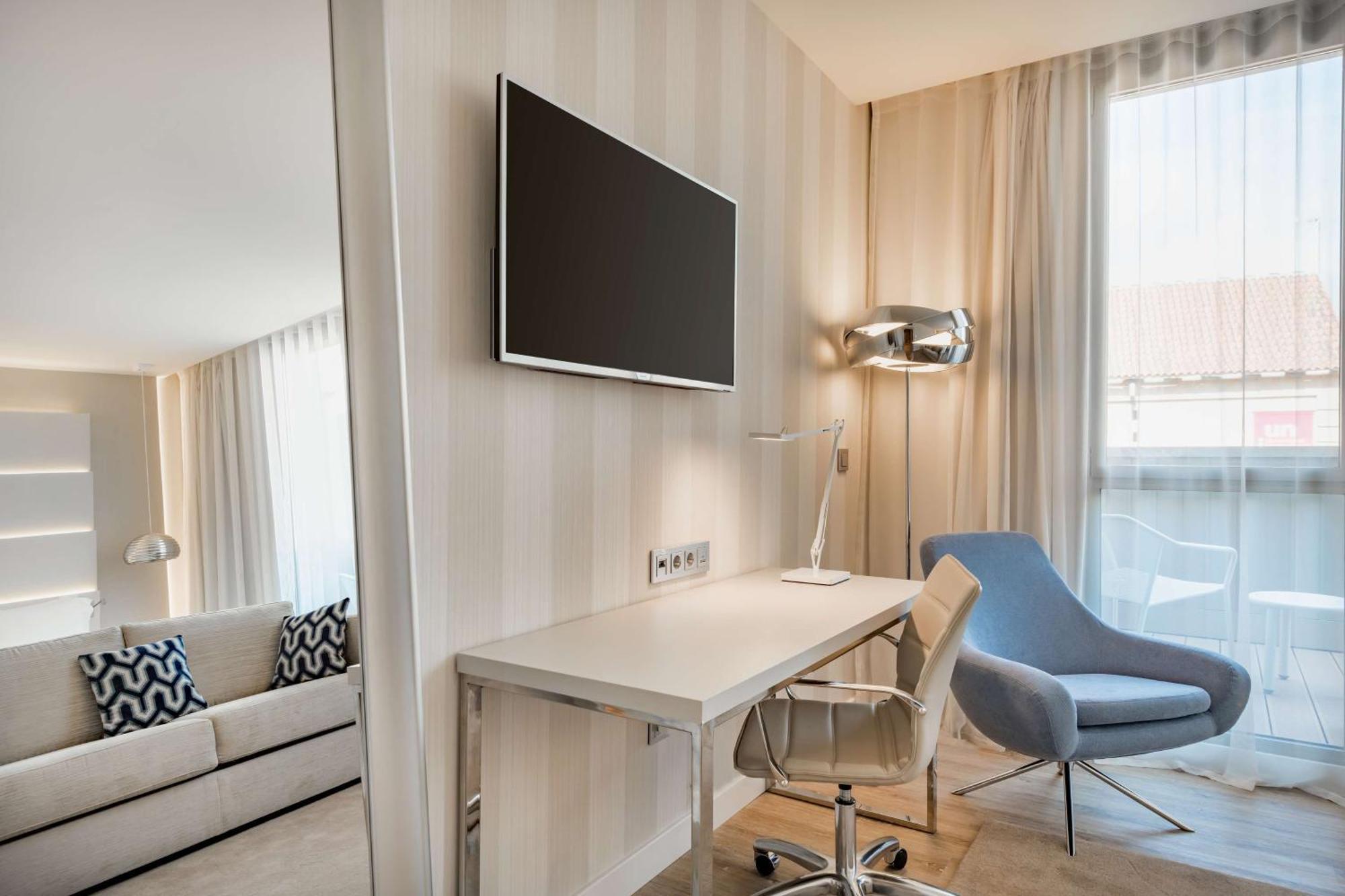 Nh Malaga Hotel Buitenkant foto