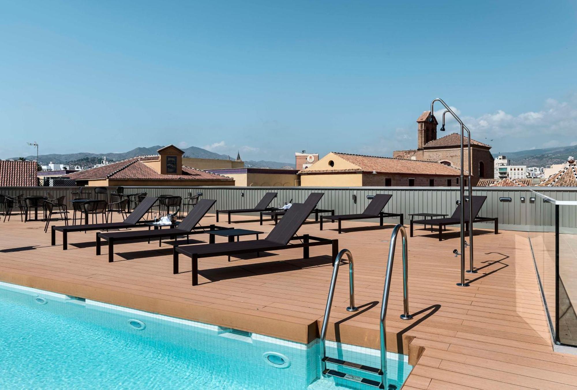 Nh Malaga Hotel Buitenkant foto