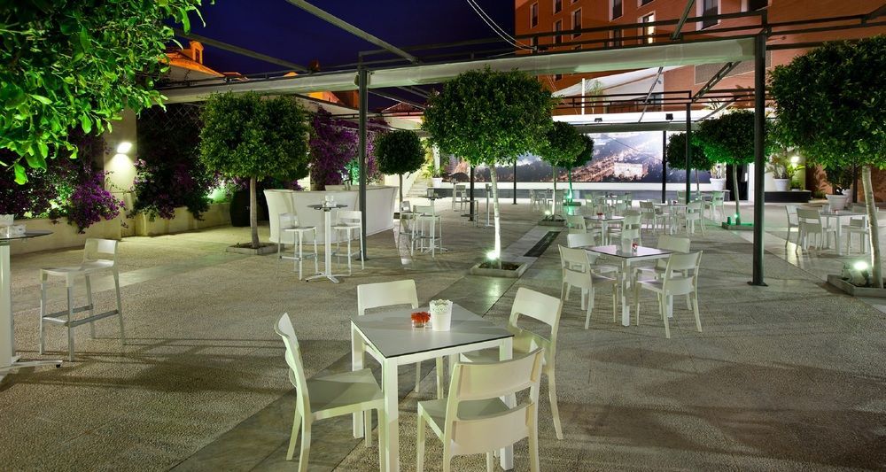 Nh Malaga Hotel Buitenkant foto