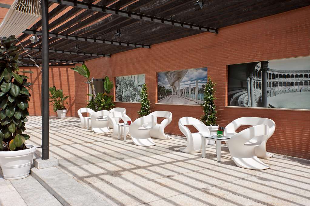 Nh Malaga Hotel Buitenkant foto